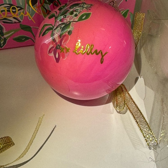 New Lilly Pulitzer Plumeria Pink Feline Fine Allover Christmas Ornaments Set - Picture 4 of 5